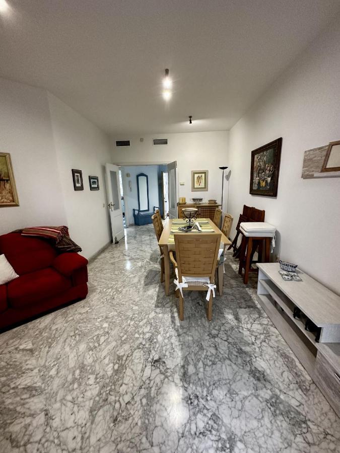 Marbella Real Seaside Apartment Room photo